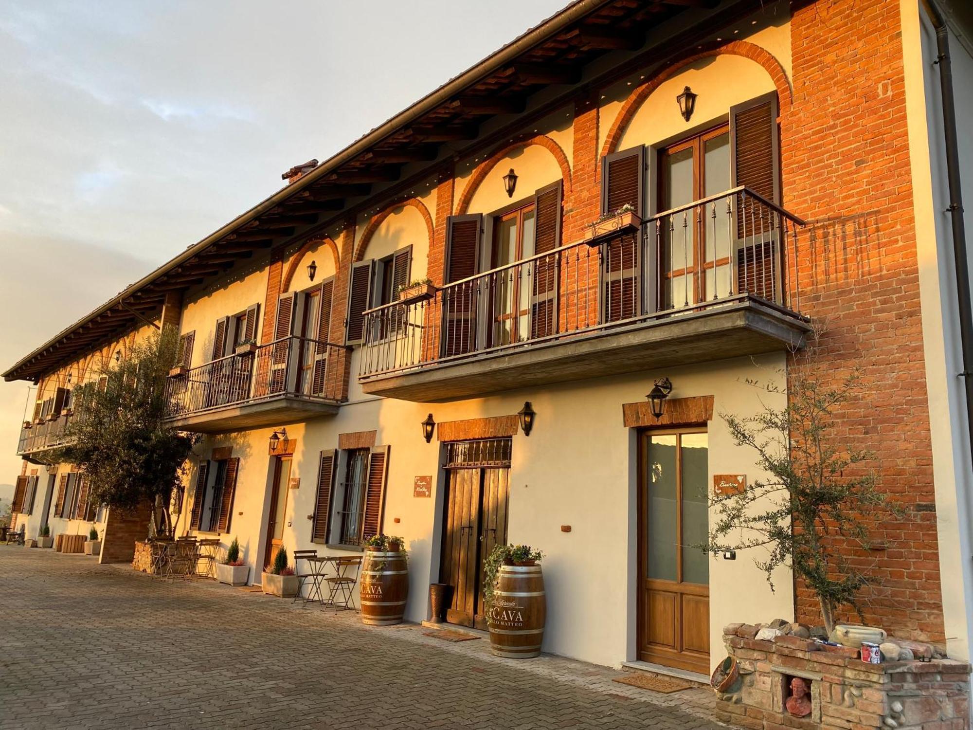 Tenuta Agricola La Cava- Cantina E Agriturismo San Damiano dʼAsti エクステリア 写真