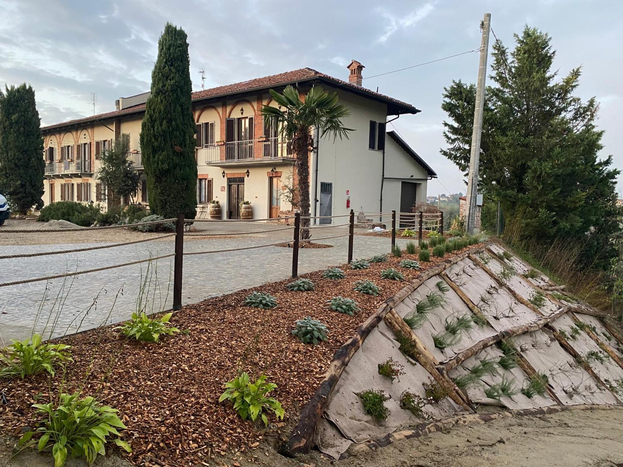 Tenuta Agricola La Cava- Cantina E Agriturismo San Damiano dʼAsti エクステリア 写真